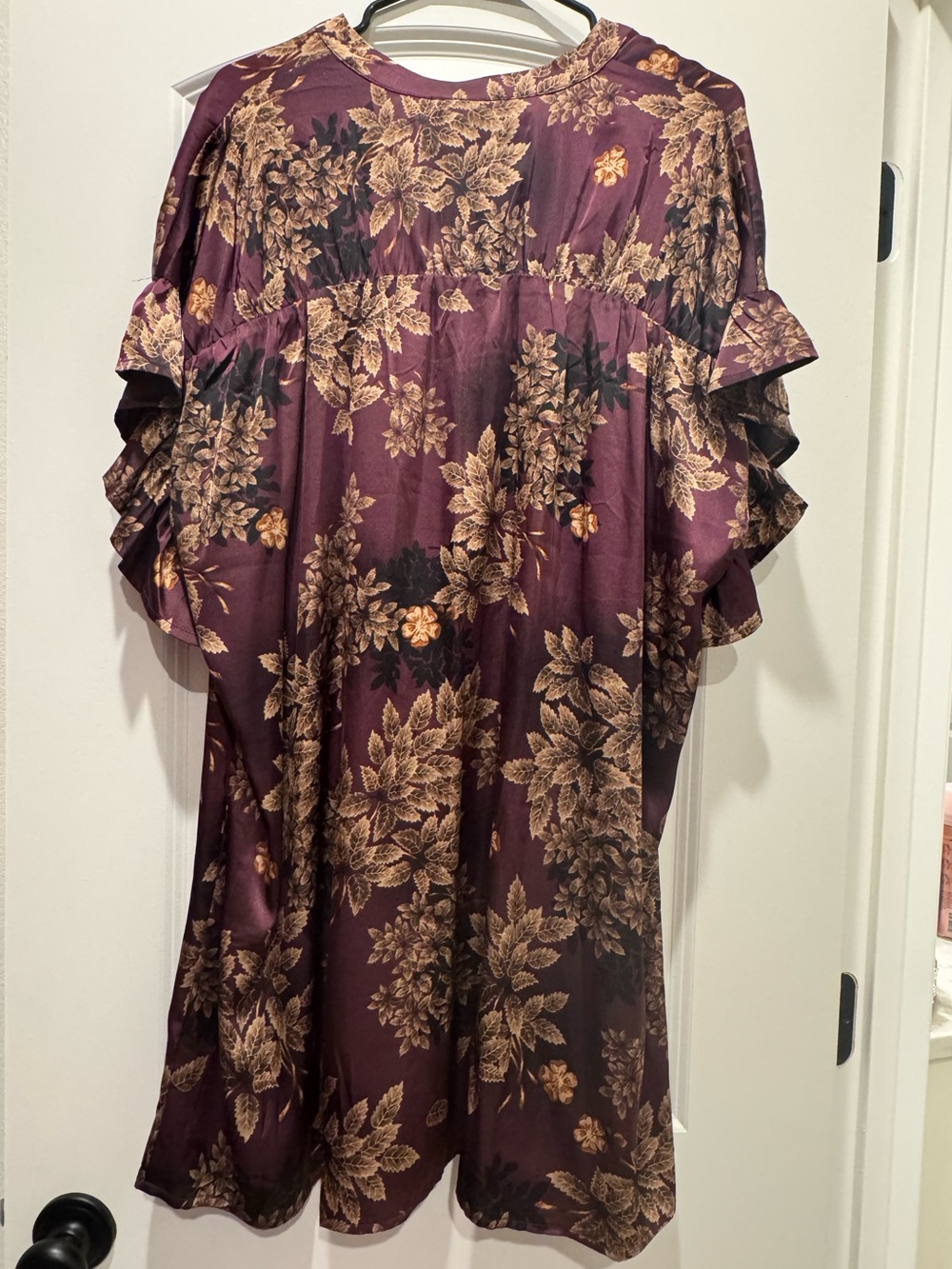 entro Plum Floral V-Neck Ruffle Sleeve Dress - Picture 4 of 4